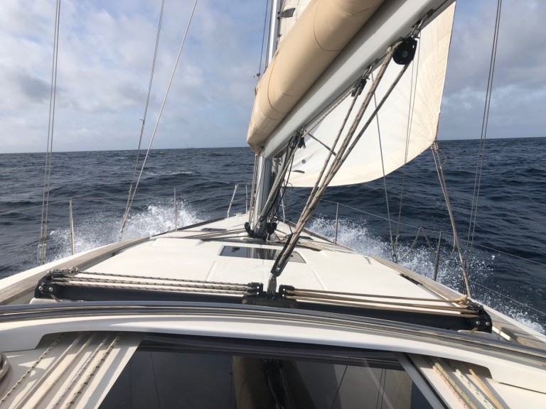 Sailboat to hire La Rochelle at the best price