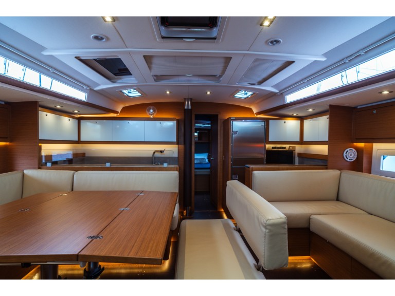 Yacht charter Olbia - Dufour Dufour 530 on SamBoat