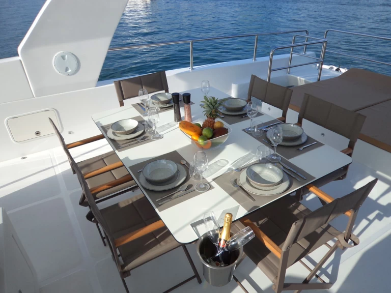 Yacht charter Malé -  Overblue 54 on SamBoat