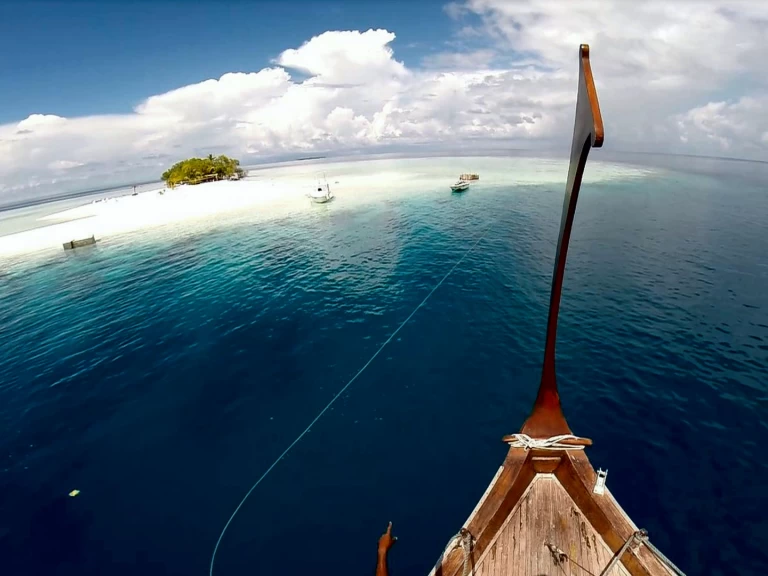 Yacht hire Malé cheap Dhoni 4 pax