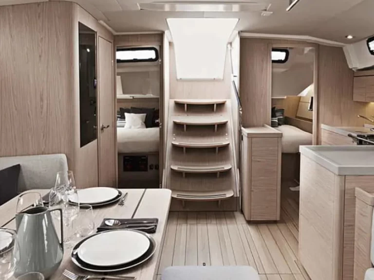 Hire a Bénéteau Oceanis 461 Saint George