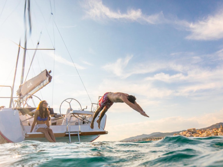 Hire Sailboat with or without skipper Hanse Betina