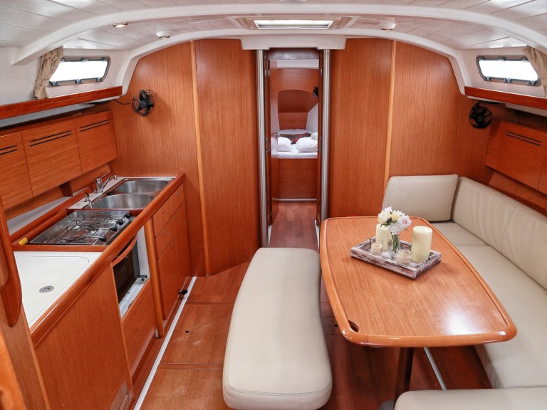 Sailboat hire in Níkiti - Bénéteau Cyclades 43.4