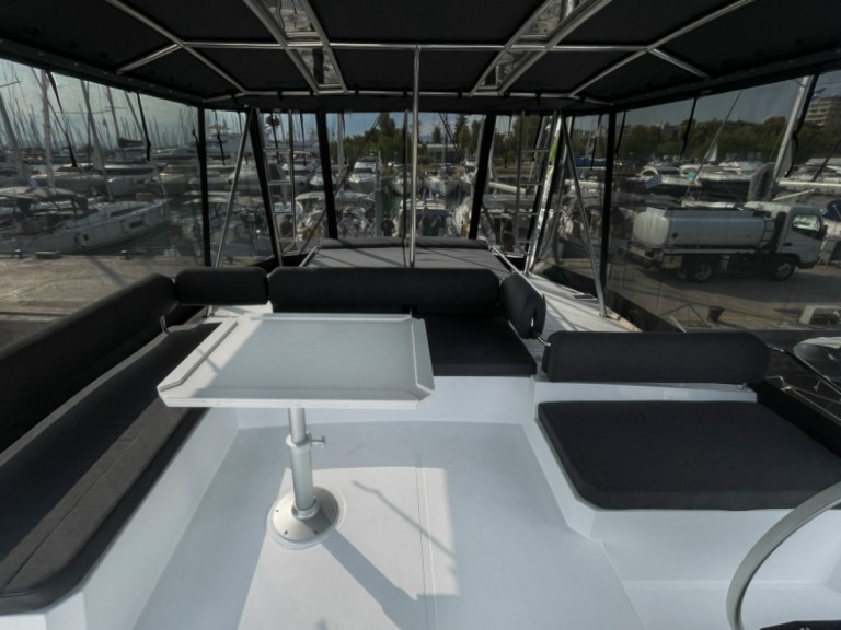 Catamaran to hire Alimos at the best price