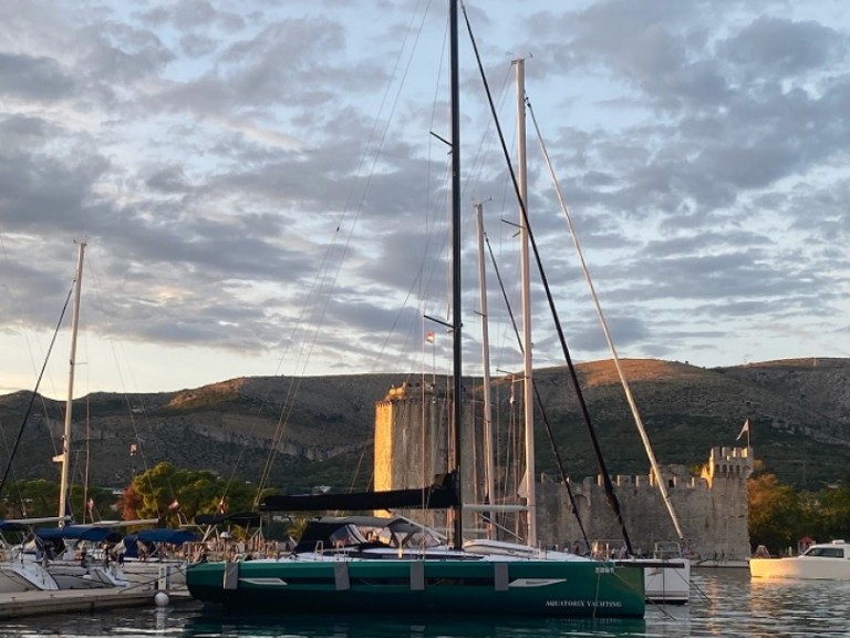 Sailboat hire in Pirovac - Elan Elan E6