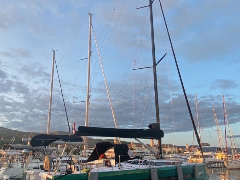 Hire Sailboat with or without skipper Elan Pirovac