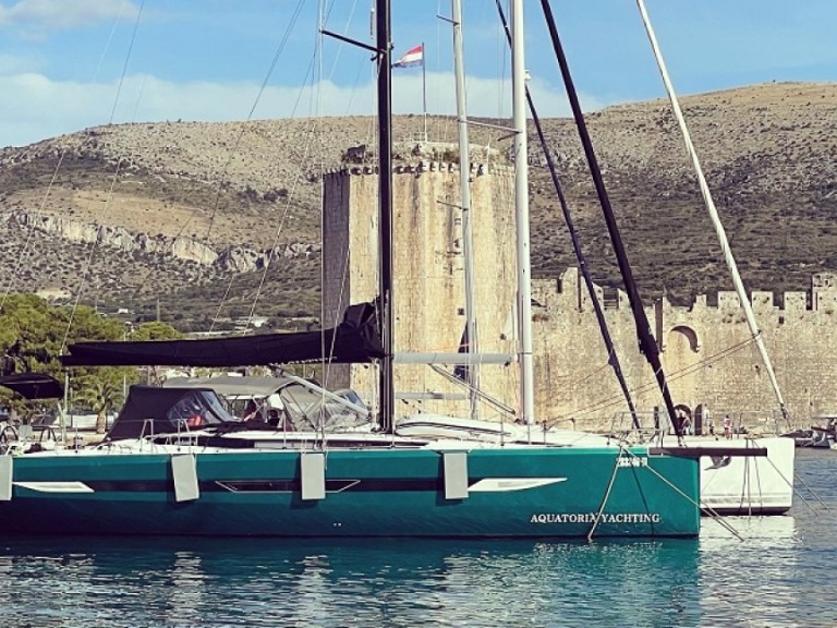 Hire Sailboat Elan with a boat licence