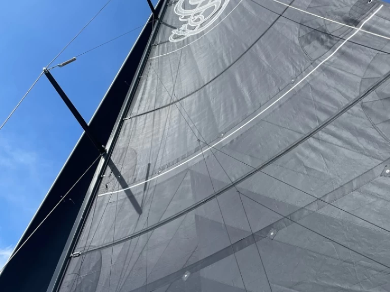 Sailboat to hire Pirovac at the best price