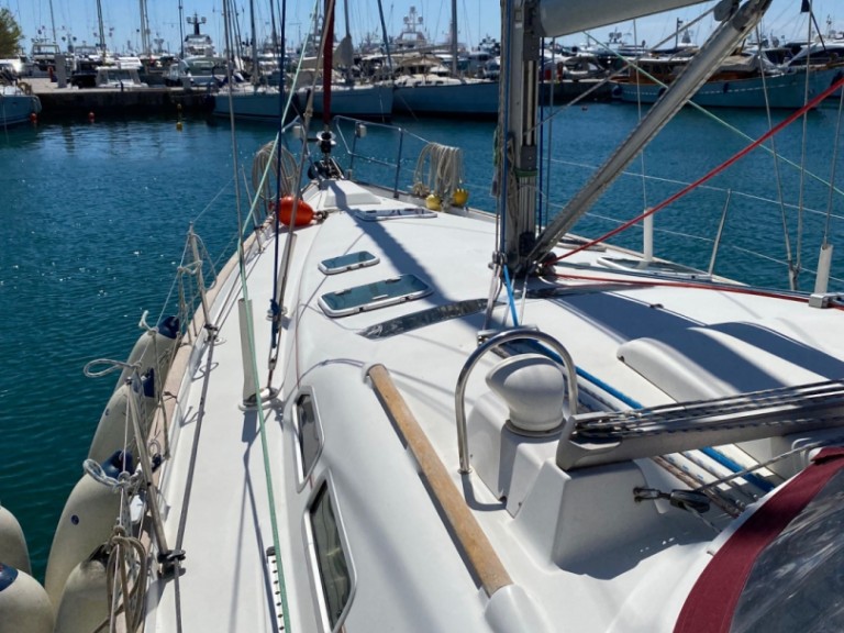 Bénéteau Oceanis Clipper 423 charter bareboat or skippered in  Palaio Faliro