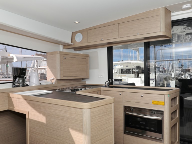 Charter a Lagoon Lagoon 42 in Sukošan on Samboat