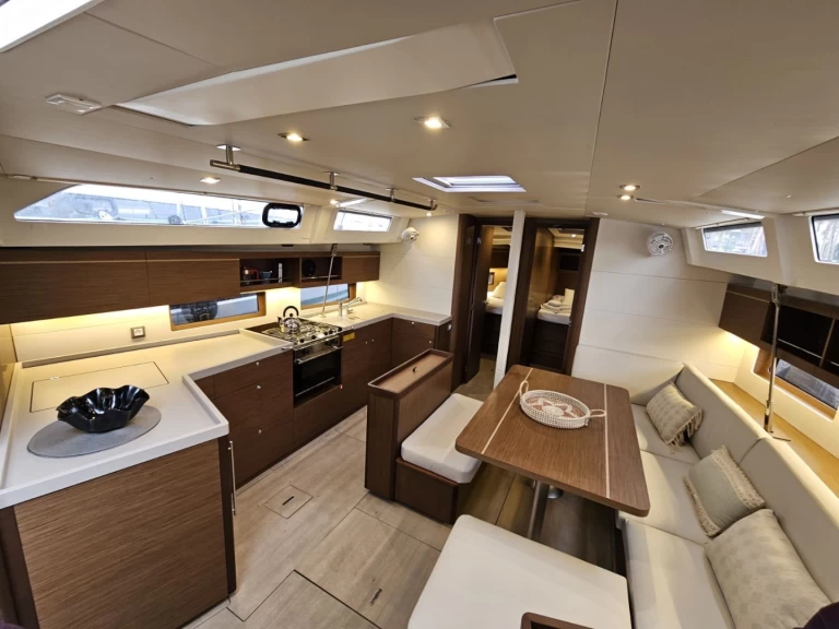 Sailboat to hire Rhodes (City) at the best price
