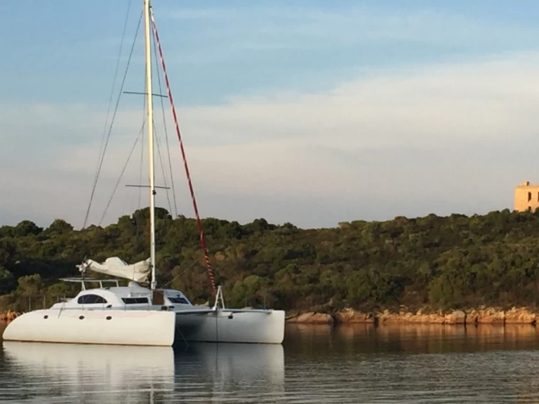 Hire Catamaran Looping with a boat licence