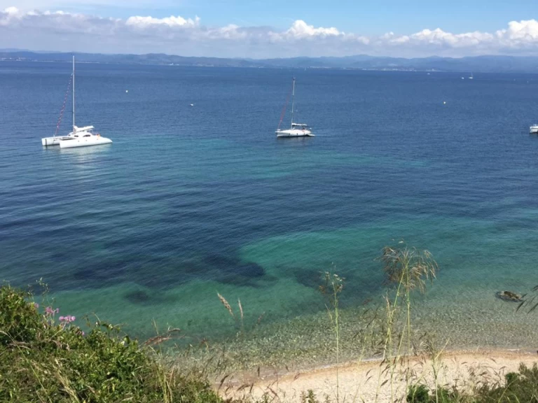 Yacht hire Hyères cheap 50