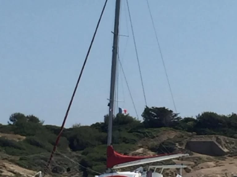 Catamaran to hire Hyères at the best price