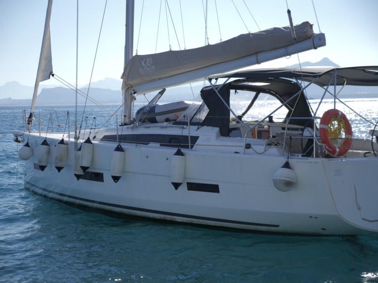 Charter a Dufour Dufour 430 in Poseidon Marina on Samboat