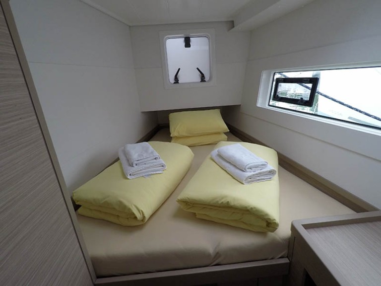 Hire a Lagoon Lagoon 40 Šibenik