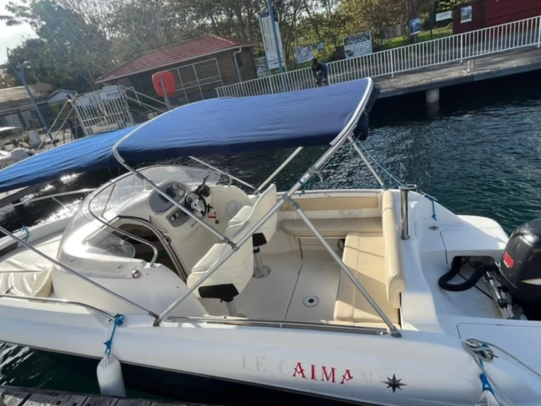 Motorboat to hire Les Trois-Îlets at the best price