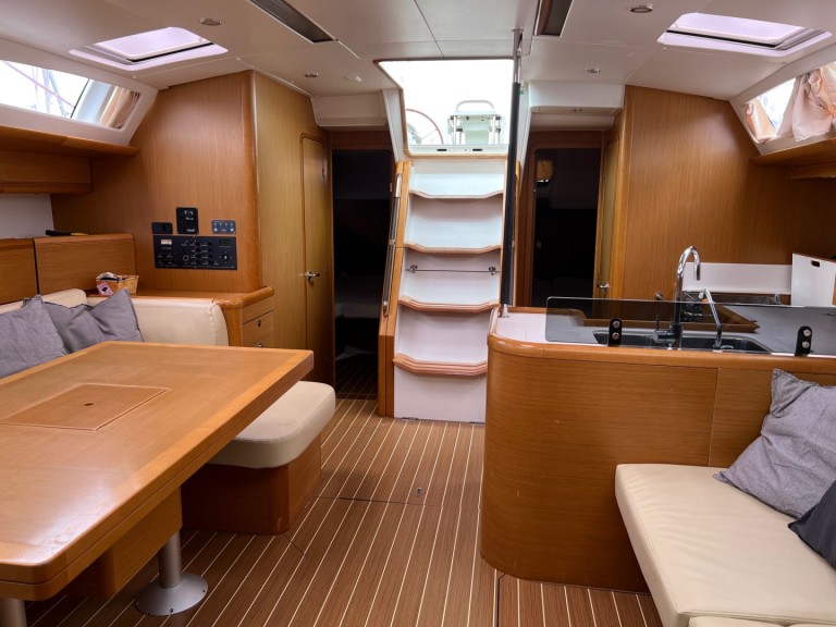 Sailboat to hire Olbia at the best price