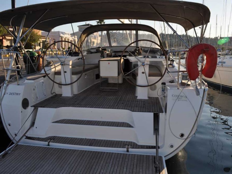 Hire Sailboat Bavaria with a boat licence