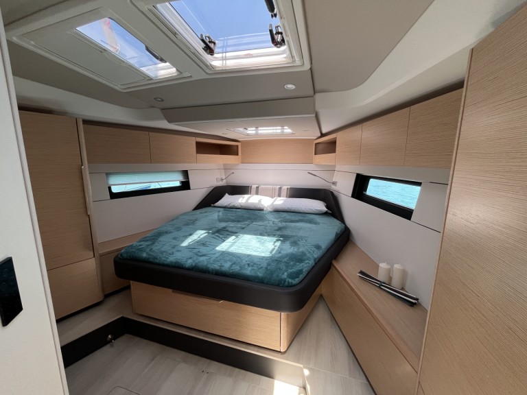 Hanse Hanse 460 - 4 cabine - 2 bagni - 10 posti letto charter bareboat or skippered in  Castiglioncello