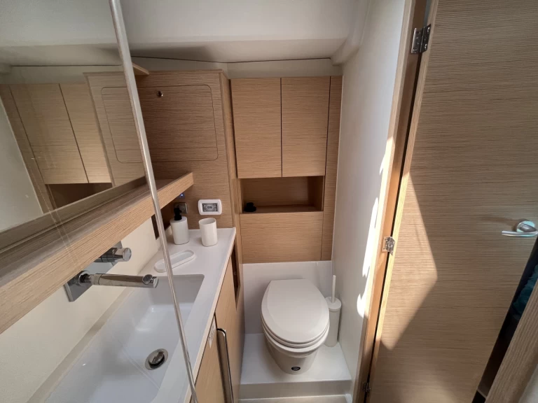 Hanse Hanse 460 - 4 cabine - 2 bagni - 10 posti letto charter bareboat or skippered in  Castiglioncello
