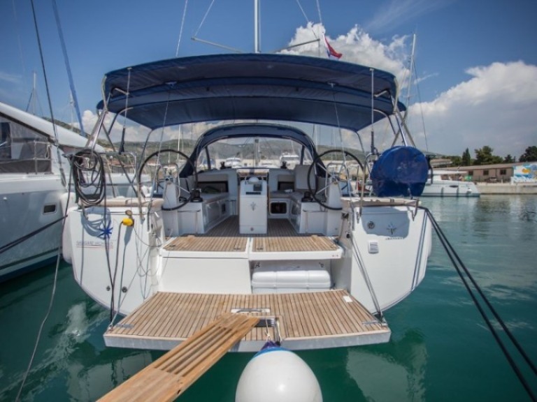 Hire Sailboat with or without skipper Jeanneau Palma de Mallorca