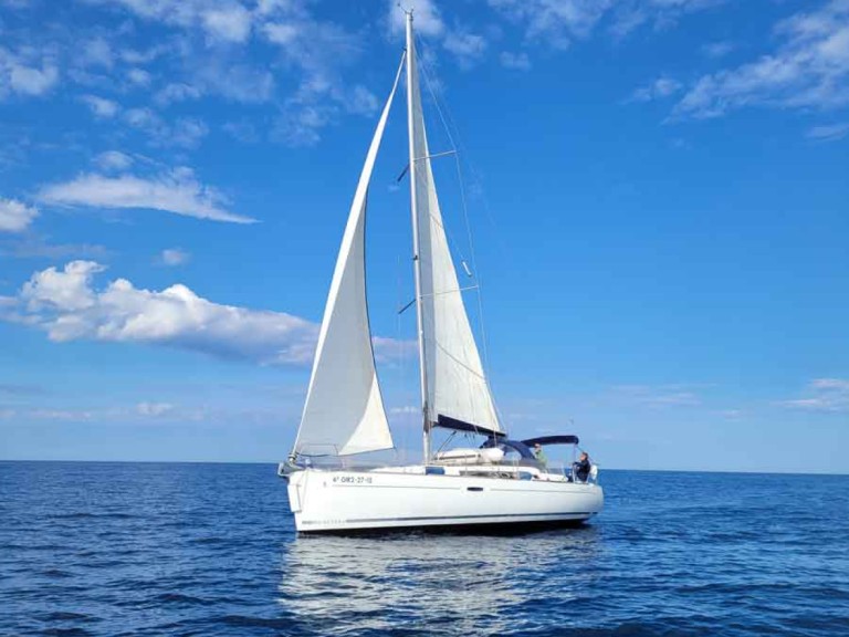 Sailboat to hire Palamós at the best price