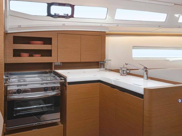 Yacht charter Golfo Aranci - Jeanneau Sun Odyssey 380 on SamBoat