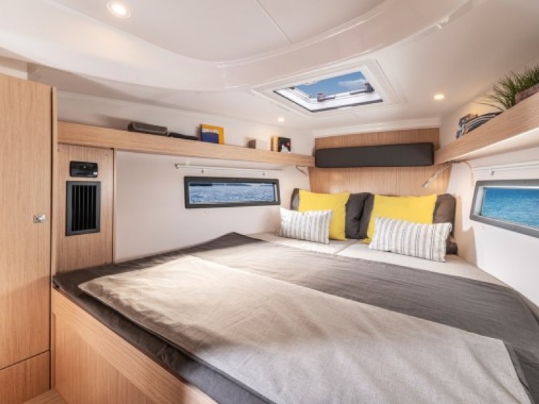 Charter a Bavaria Bavaria C38 in Biograd na Moru on Samboat