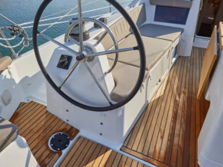 Sailboat to hire Ibiza Town at the best price