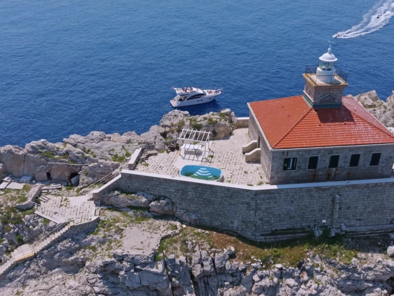 Charter a Princess Princess F43 in Dubrovnik on Samboat