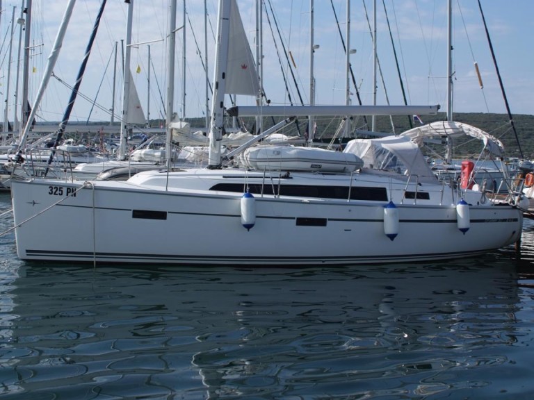 Hire a Bavaria Cruiser 37 Punat