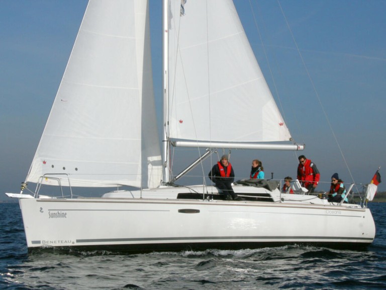 Bénéteau Oceanis 31 charter bareboat or skippered in  Barth