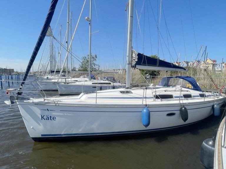 Hire Sailboat Bavaria with a boat licence