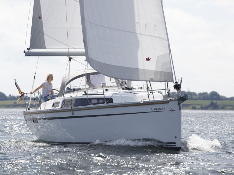 Sailboat hire in Heiligenhafen - Bavaria Cruiser 34