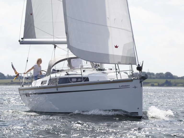 Sailboat hire in Heiligenhafen - Bavaria Cruiser 34