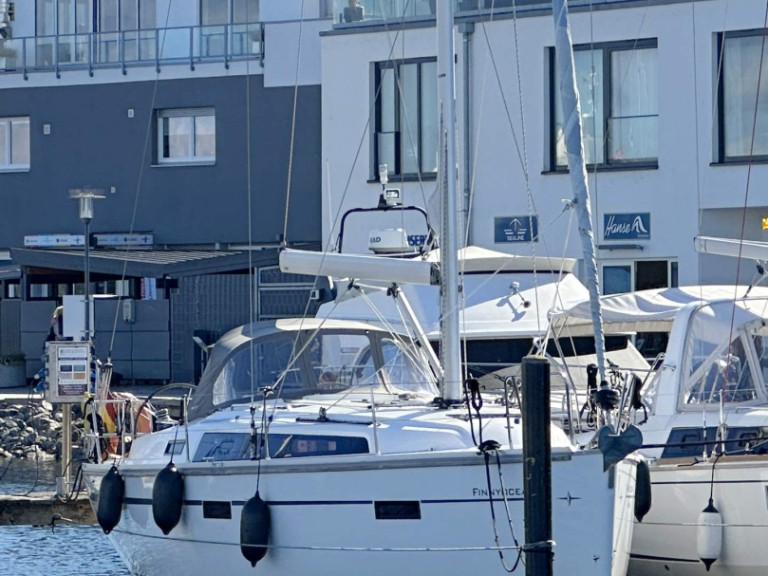 Yacht charter Heiligenhafen - Bavaria Cruiser 37 on SamBoat