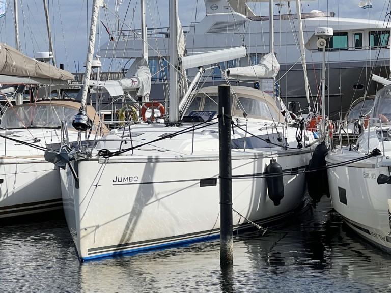 Sailboat hire in Heiligenhafen - Bavaria Cruiser 51