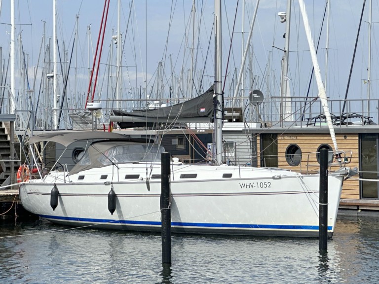 Charter a Bénéteau Cyclades 43.3 in Heiligenhafen on Samboat