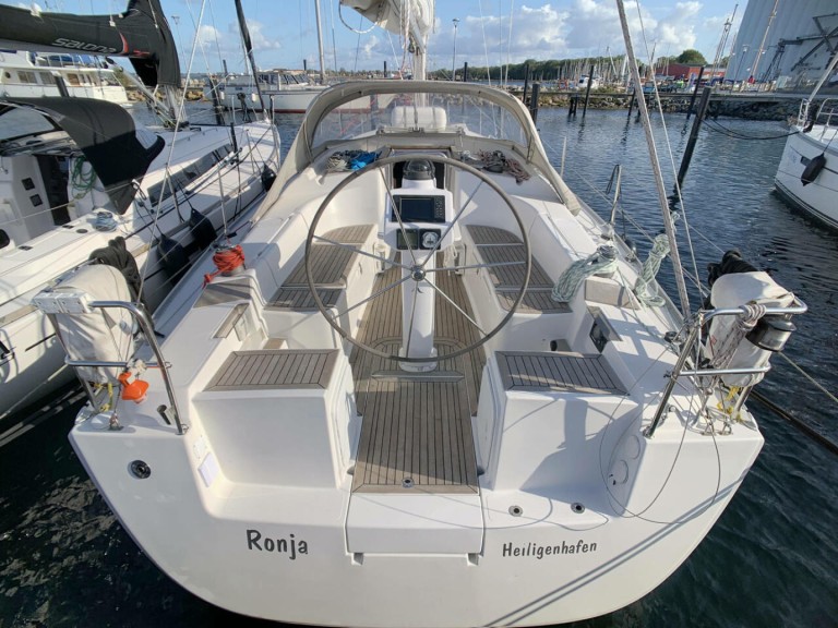 Yacht hire Barth cheap Hanse 370