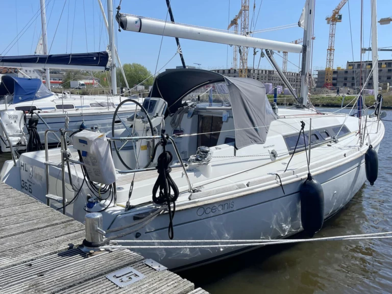 Sailboat to hire Barth at the best price