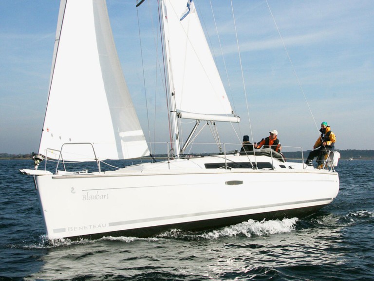 Hire Sailboat Bénéteau with a boat licence
