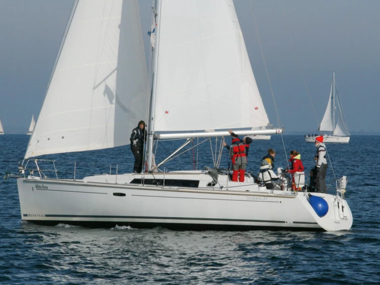 Sailboat hire in Flensburg - Bénéteau Oceanis 37
