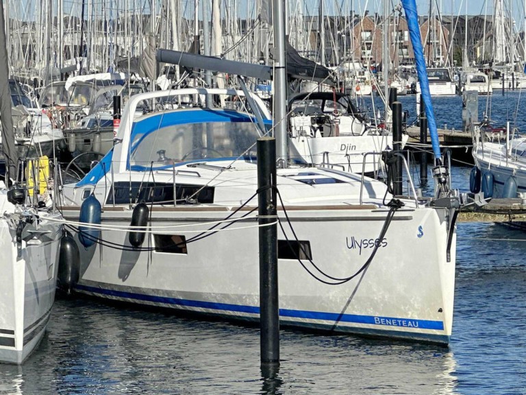 Yacht charter Heiligenhafen - Bénéteau Oceanis 38 on SamBoat