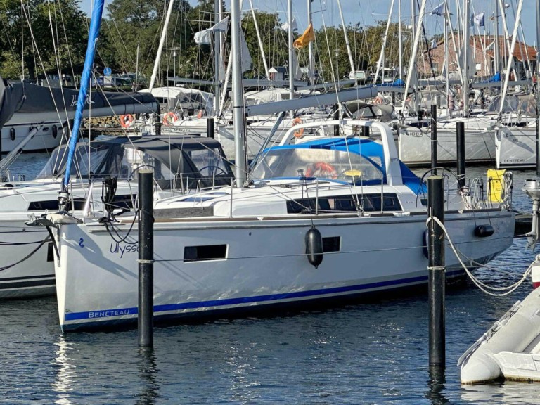 Hire a Bénéteau Oceanis 38 Heiligenhafen
