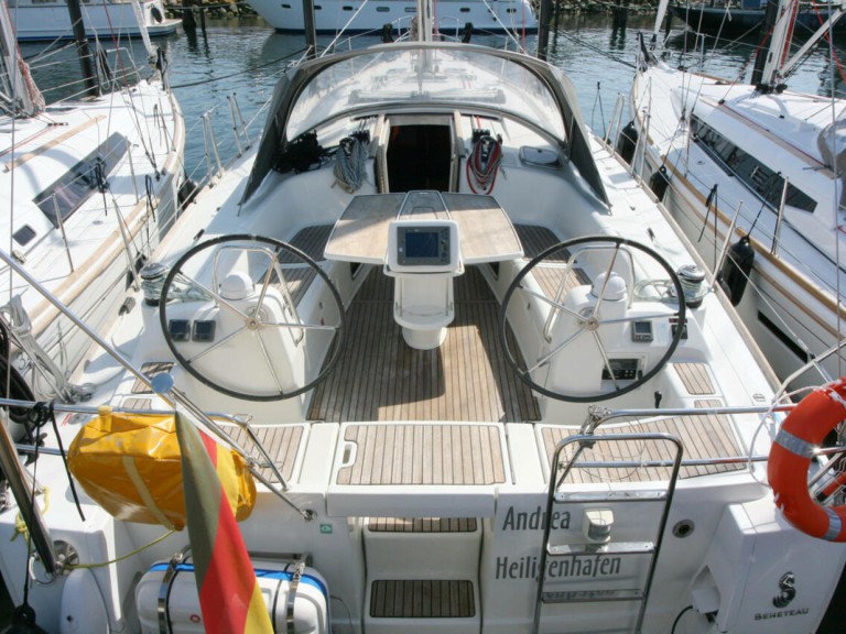 Bénéteau Oceanis 43 charter bareboat or skippered in  Heiligenhafen