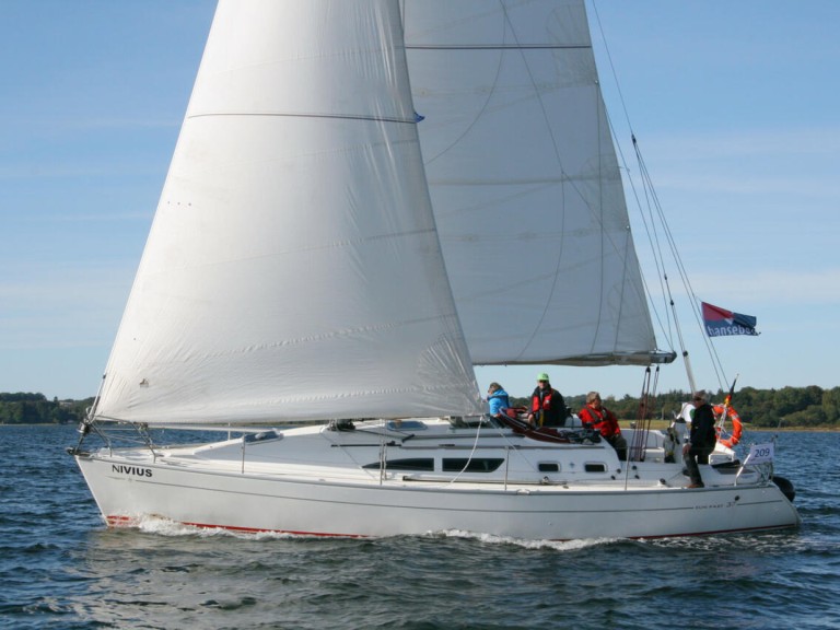 Hire a Jeanneau Sun Fast 37 Flensburg
