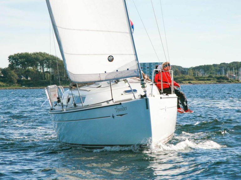 Charter a Jeanneau Sun Odyssey 30i in Flensburg on Samboat