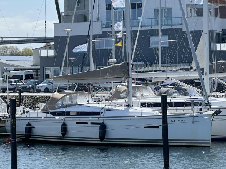 Sailboat hire in Heiligenhafen - Jeanneau Sun Odyssey 409