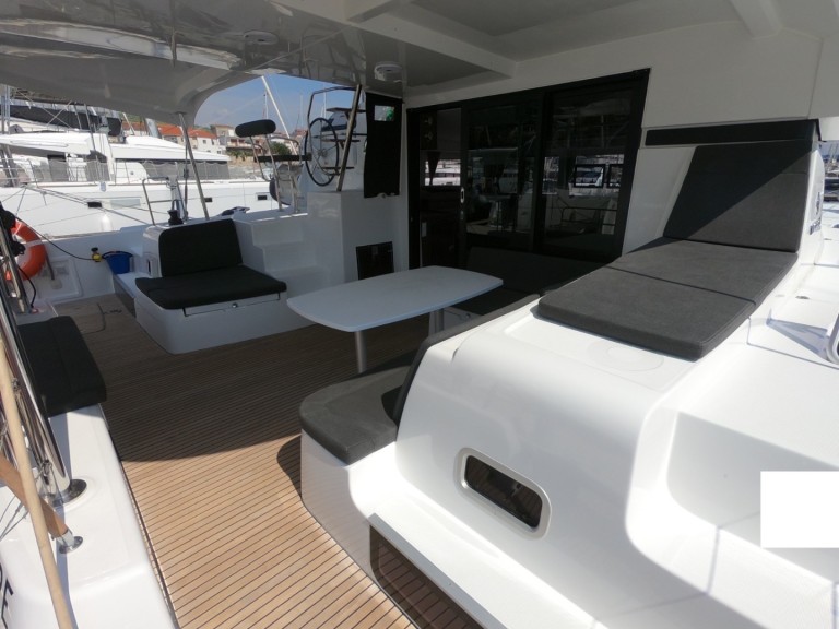 Yacht hire Olbia cheap Lagoon 42
